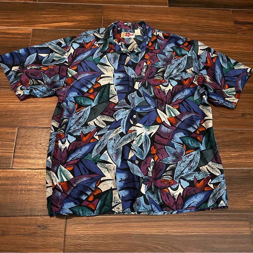 Hilo Hattie Silk Hawaiian Button Down Shirt L Short Sleeve Palm Design